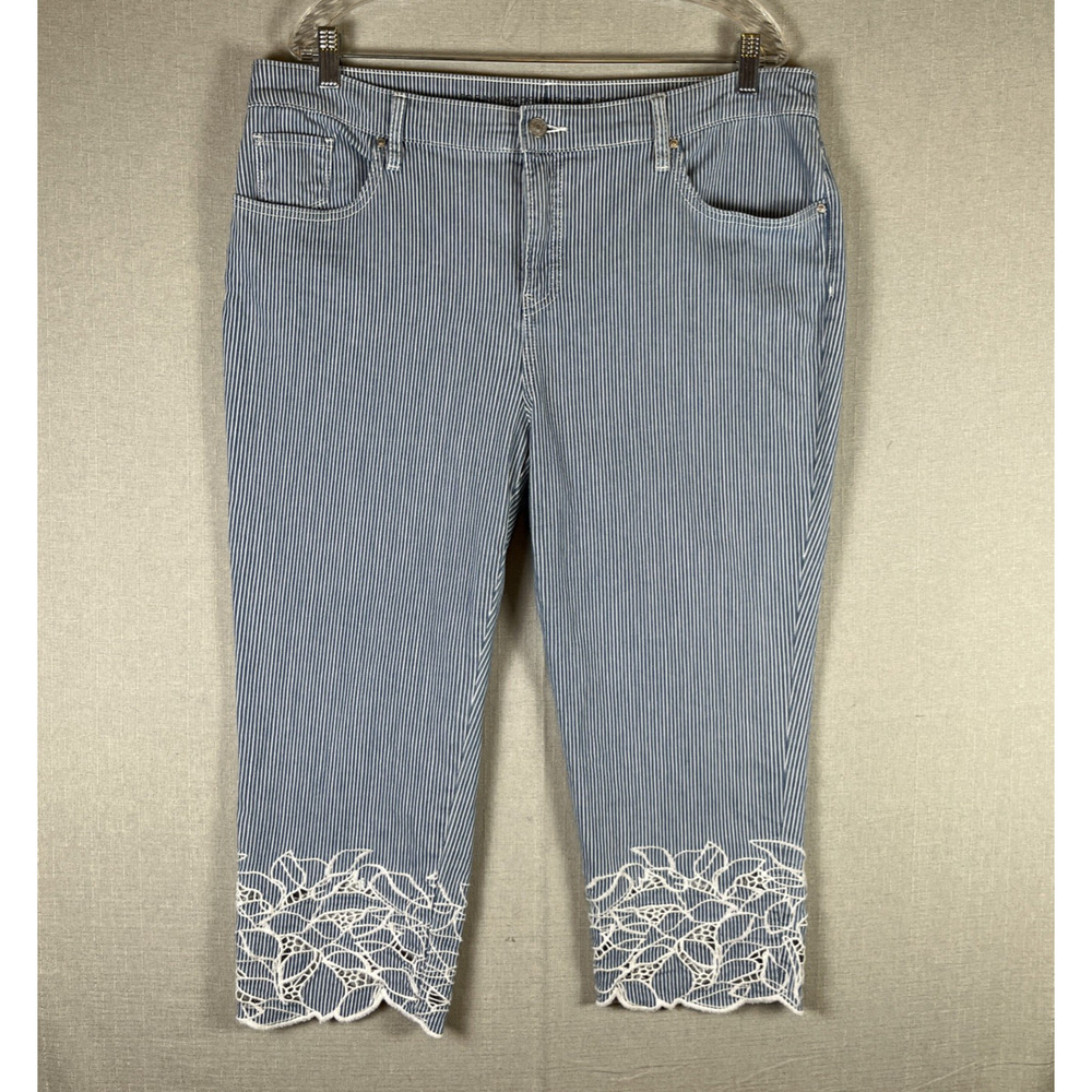 Chicos So Slimming Girlfriend Slim Leg Crop Pants Womens Size 16P 3P Striped EUC